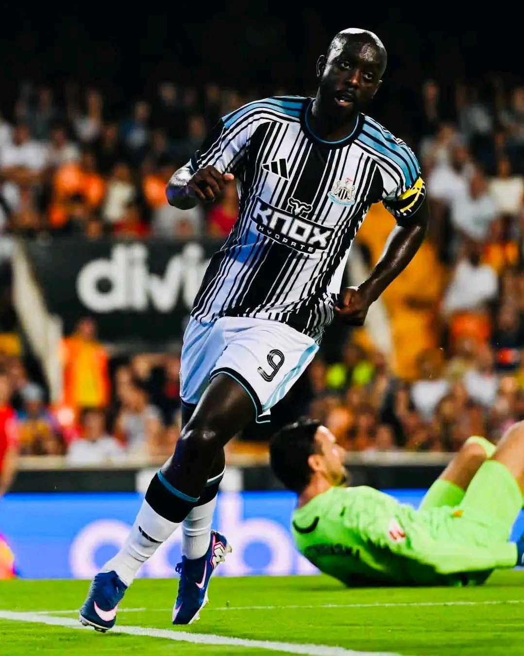 Football | Europe : Yoane Wissa en feu, le Léopard s’offre un doublé et offre la victoire à Newcastle face à Valence !