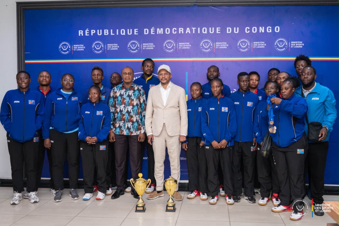 Sport | Tennis de table : Les Léopards reçus au ministère après leur sacre en Afrique centrale !