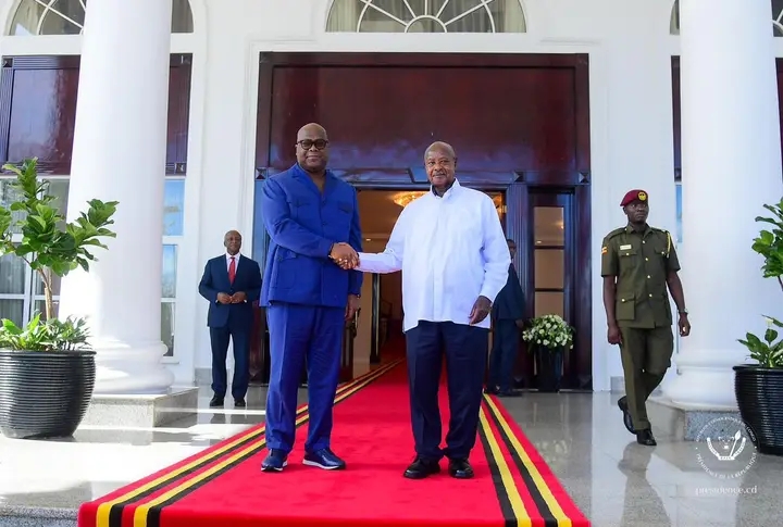 Coopération sécuritaire RDC–Ouganda : Tshisekedi et Museveni saluent les avancées de l’Opération Shujaa !