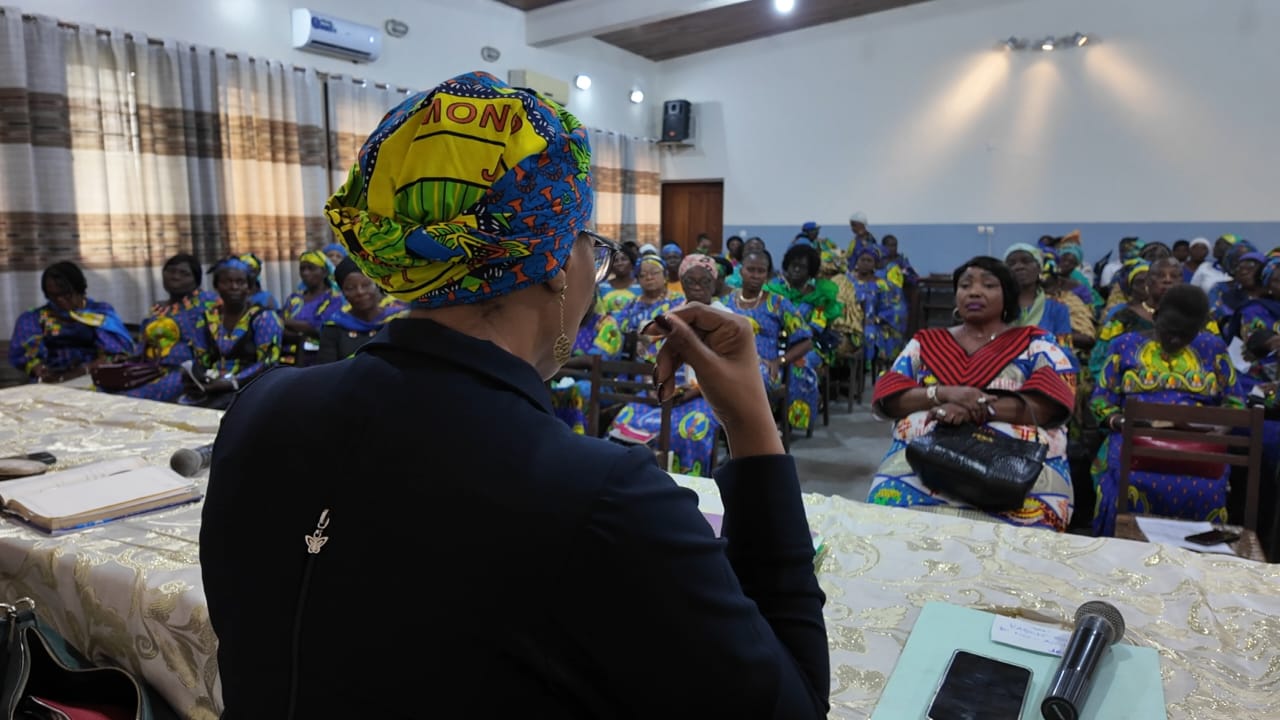 Kinshasa : les mamans catholiques affichent leur soutien a la Premiere ministre Judith Suminwa